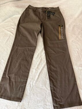 New Lee Relaxed Fit Straight Leg Brown Pants 6 Short nwt
